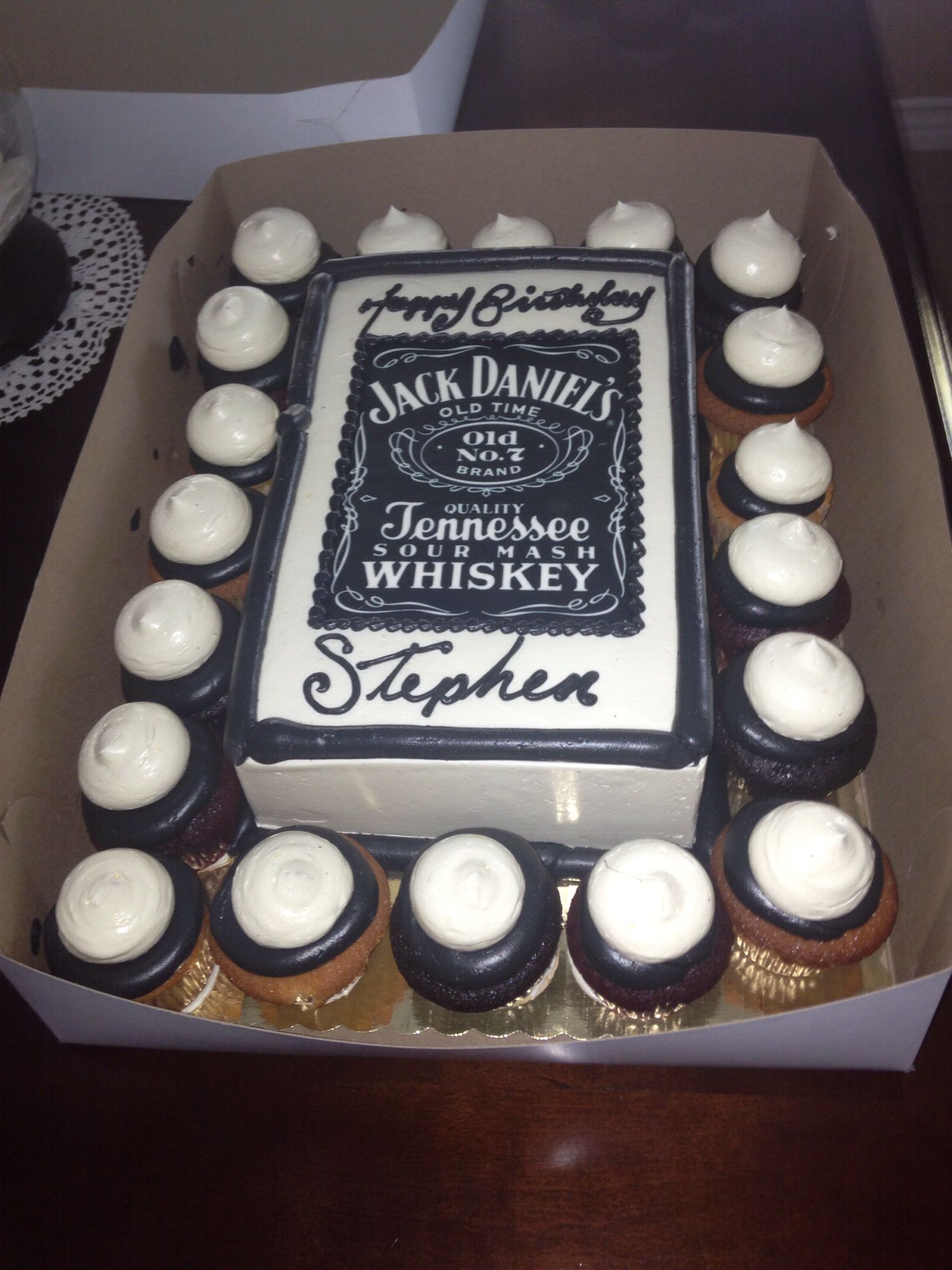 Jack Daniels Whisky Cake 杰克丹尼威士忌 蛋糕, Food & Drinks, Beverages on Carousell